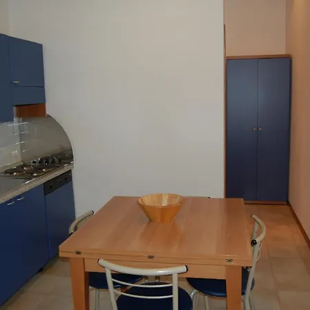 Riviera شقة فندقية مارينا دي بييتراسانْت