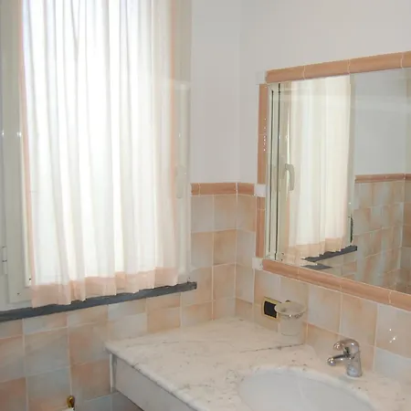 شقة فندقية Riviera مارينا دي بييتراسانْت