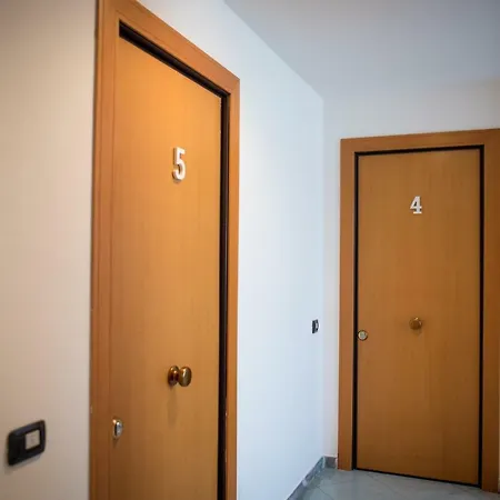 Riviera 3* مارينا دي بييتراسانْت